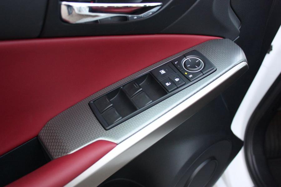  Lexus IS250 AWD F Sport 2014 года  (фото 19 из 28)